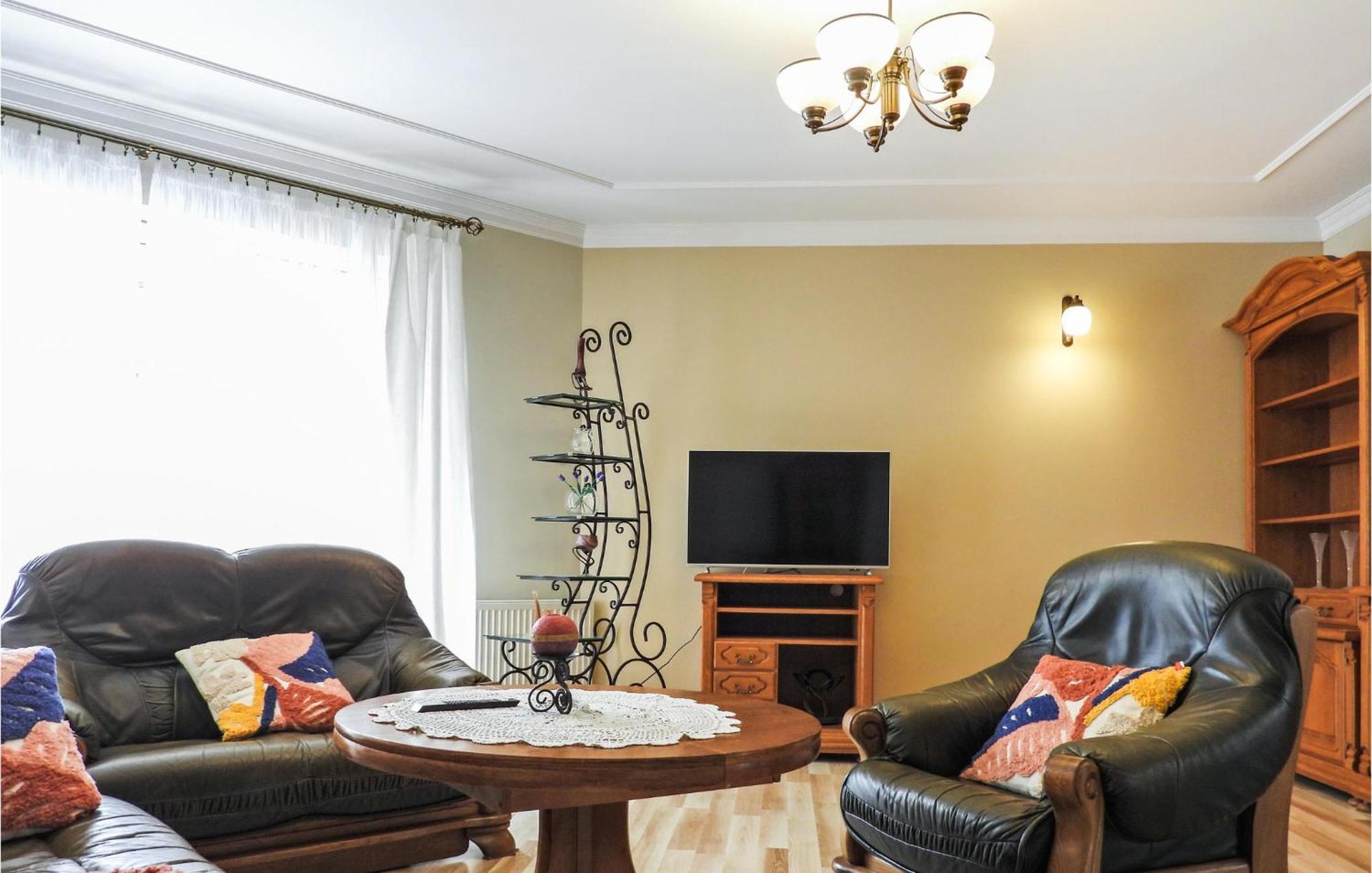 Amazing In With Kitchen Apartment *